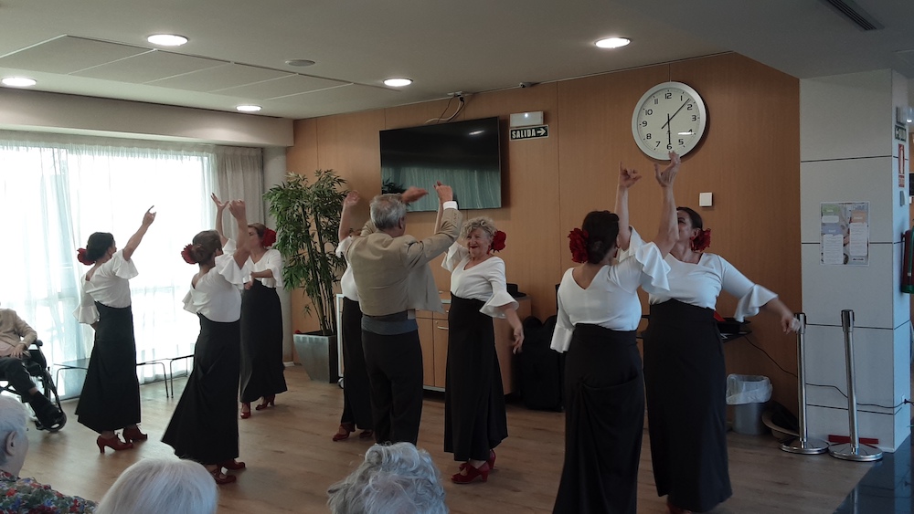 sevillanas residencia tercera edad pamplona 4 - Volantes de alegría: El centro se viste de gala por sevillanas