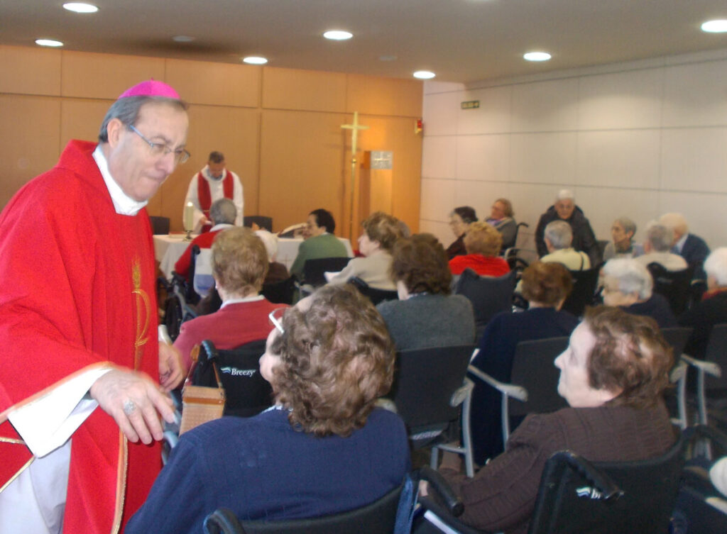 arzobispo - Recibimos la visita del Arzobispo de Pamplona-Tudela, D. Francisco Pérez