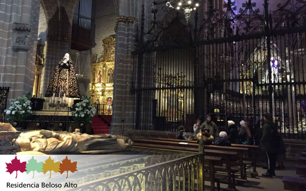 Nuestros mayores visitan la Catedral de Pamplona 1 - Residencia Beloso Alto - Pamplona 20180322 visita Catedral 3 - Nuestros mayores visitan la Catedral de Pamplona