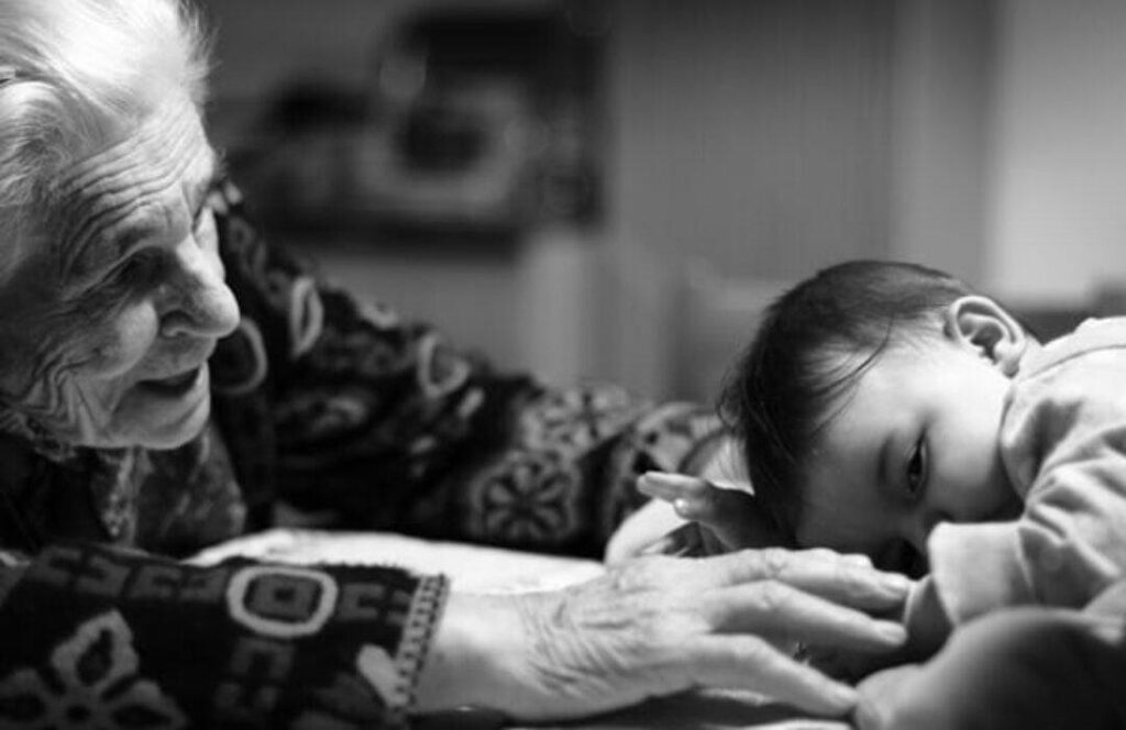 223357746 480359683036943 6838843089569915803 n - Feliz día, abuelos