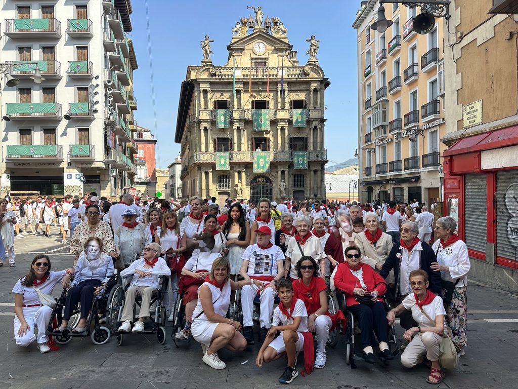 IMG 8694 - Celebramos San Fermín en Pamplona con alegría y buena compañía