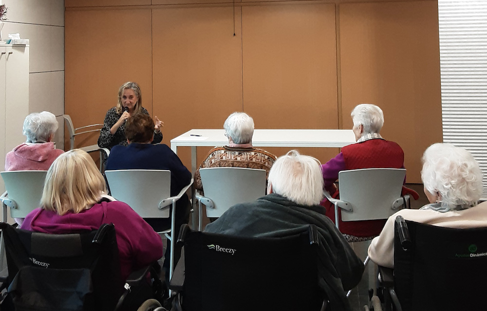 Tardes de lectura con Loly: El Monte de las Ánimas 1 - Residencia Beloso Alto - Pamplona Lectura con. Loly - Tardes de lectura con Loly: El Monte de las Ánimas