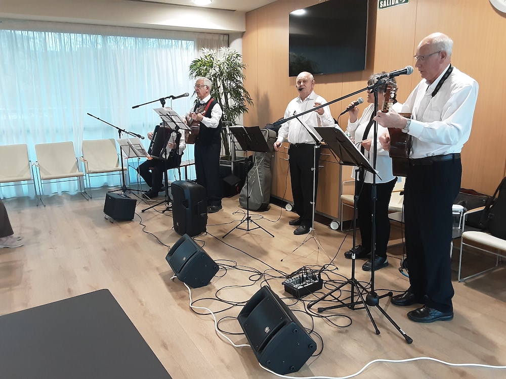 El Grupo Tamarindo hizo vibrar a todos este 18 de febrero 1 - Residencia Beloso Alto - Pamplona grupo tamarindo residencia - El Grupo Tamarindo hizo vibrar a todos este 18 de febrero