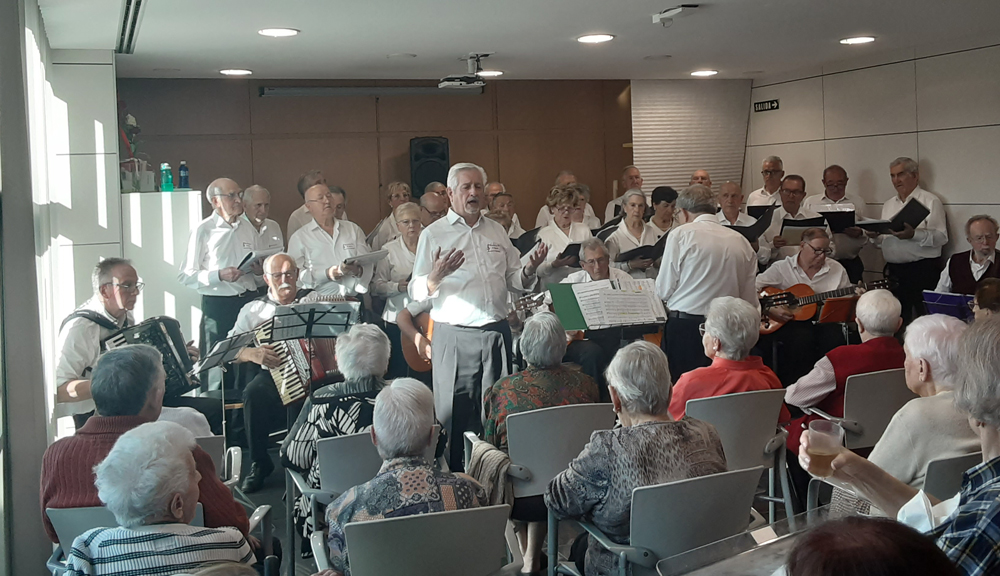 coral el salvador - 18 Años de Vida: una celebración con acordes de amistad